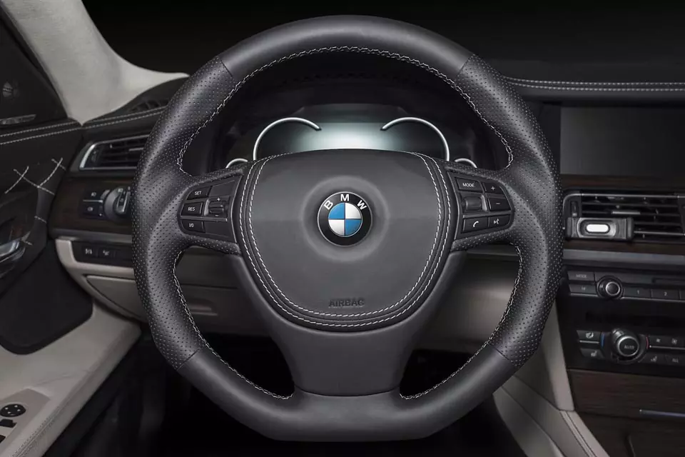 BMW 7. Переделываем перетяжку верха торпедо и дверных карт.